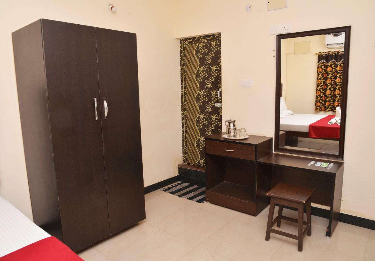 Krish Residency Hotel Maduráj Kültér fotó